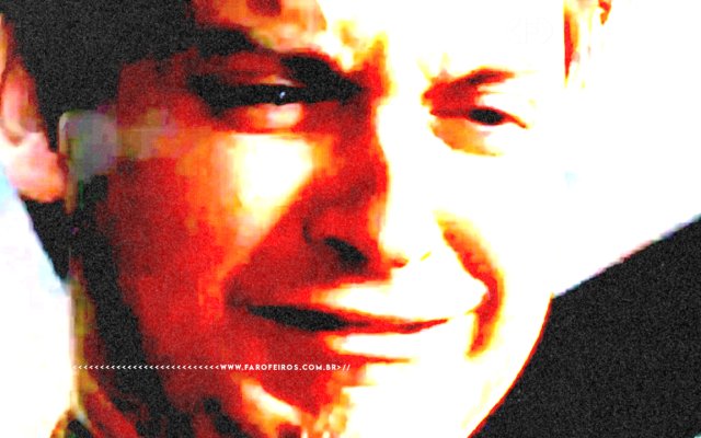 Foto com alta exposição e efeito reticular com Tobey Mguire de Homem Aranha chorando. Na faixa inferior o endereço farofeiros.com.br.