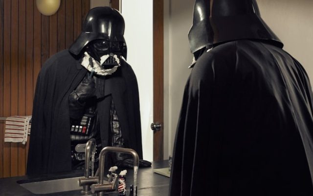 Darth Vader se barbeando - Star Wars - Blog Farofeiros