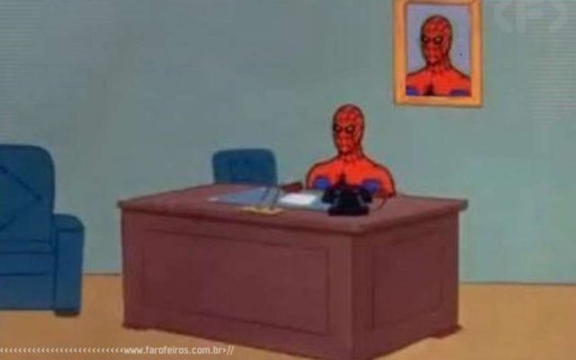 Homem Aranha atrás da mesa - Blog Farofeiros