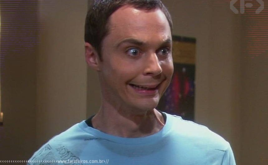 Sheldon sorrindo - Piadas para a festa de confraternização - Blog Farofeiros - 1
