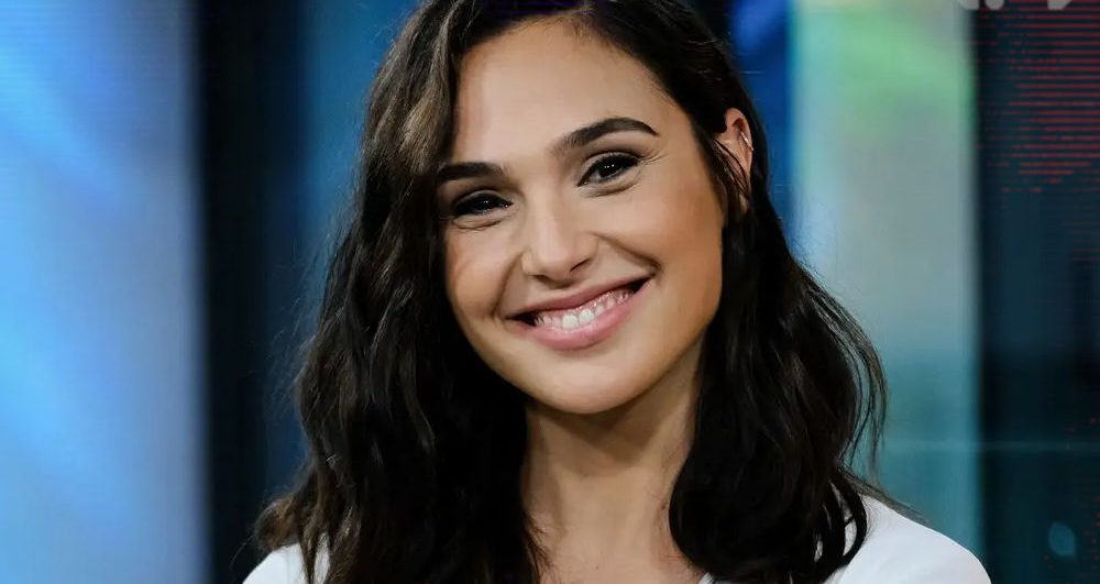 O filme do Batman e Superman terá uma mulher maravilhosa - Gal Gadot - Blog Farofeiros
