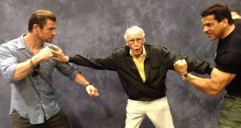 Lembra aquele dia que Stan Lee segurou a treta entre Thor e Hulk - Stan Lee dando susto - Blog Farofeiros