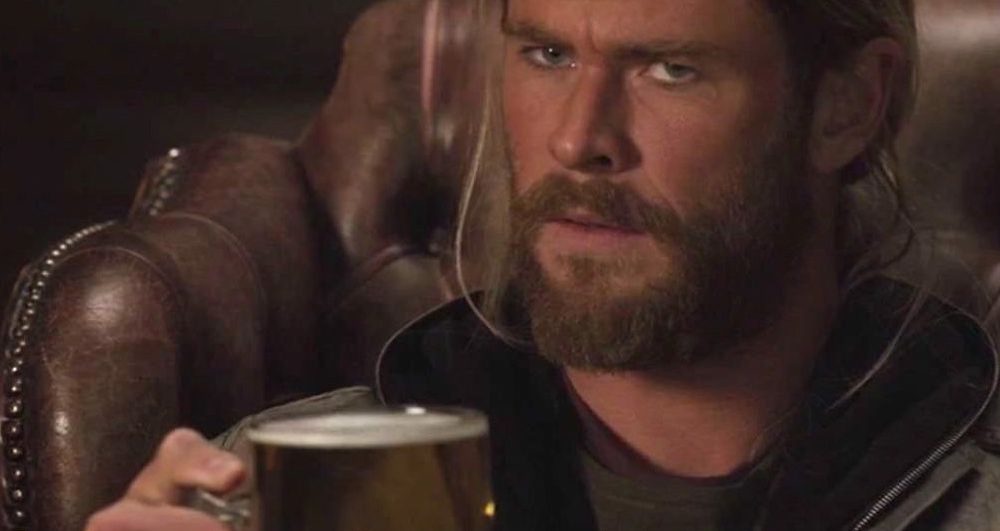 Vingadores bebendo - Thor - Blog Farofeiros
