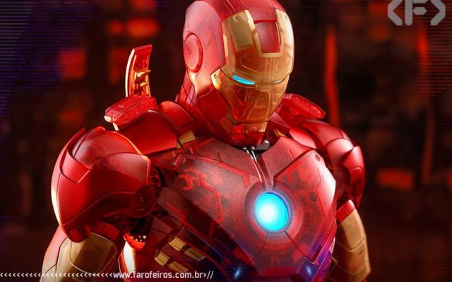 Homem de Ferro holográfico da Hot Toys - Blog Farofeiros