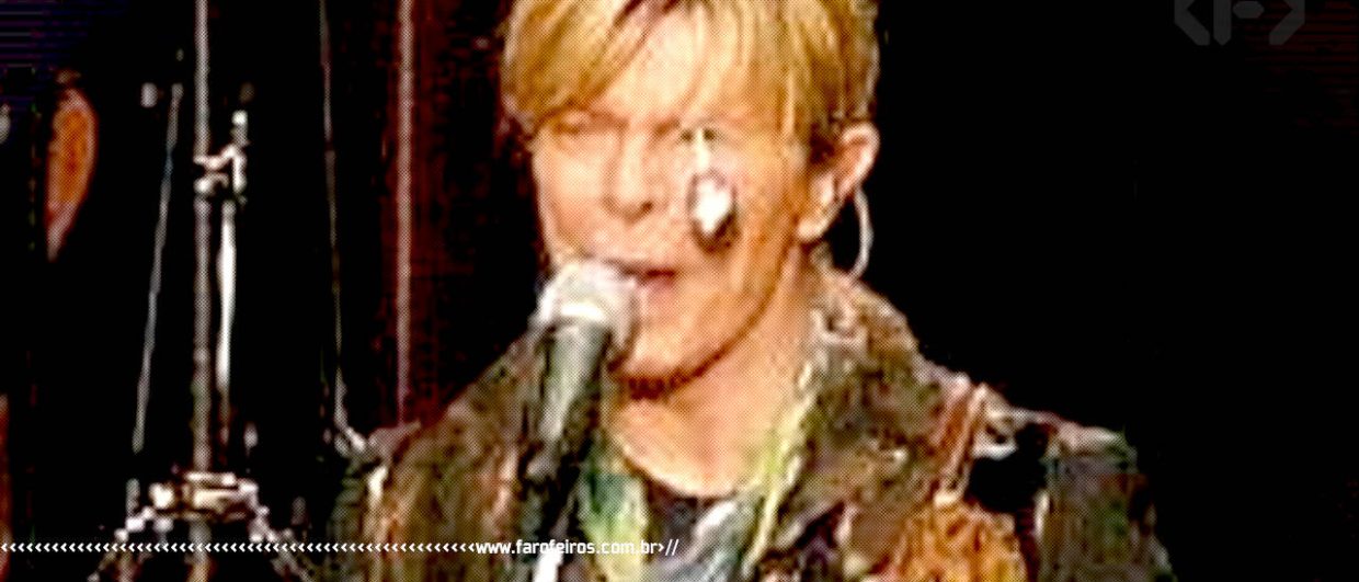 David Bowie com pirulito no olho - Pudim de carne moída - BLOG FAROFEIROS