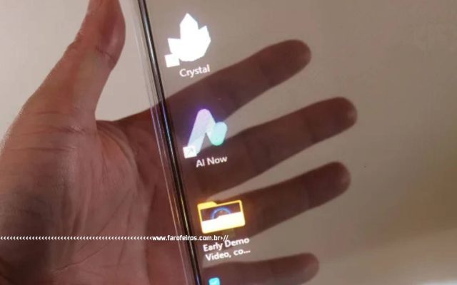 Laptop com microLED transparente - blog FAROFEIROS