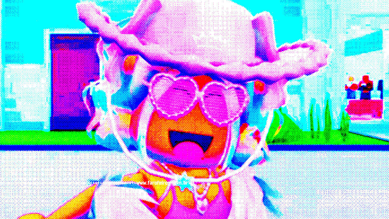 Imagem do jogo Roblox com efeito deep fried mostrando um personagem com acessórios cor de rosa - Roblox mentiu para investidores - blog FAROFEIROS