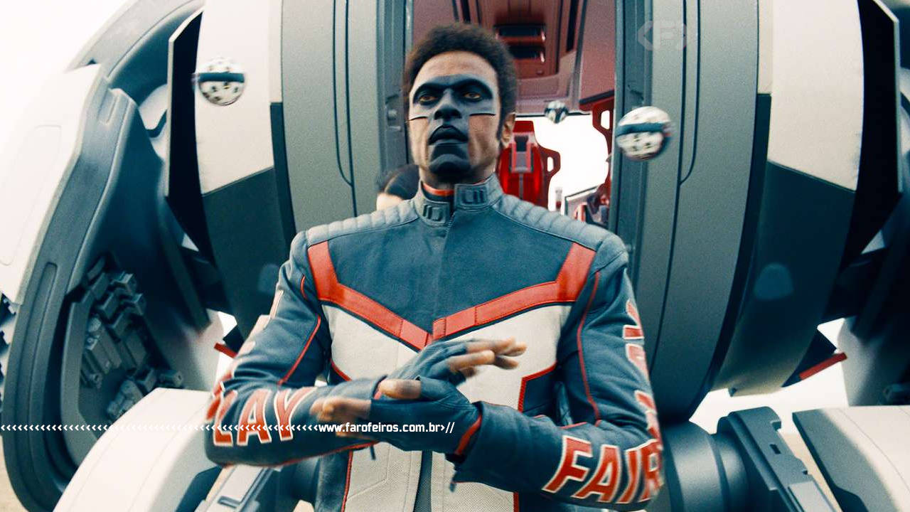 Sr Terrifico sai de sua nave - O legado do Superman - James Gunn - blog FAROFEIROS