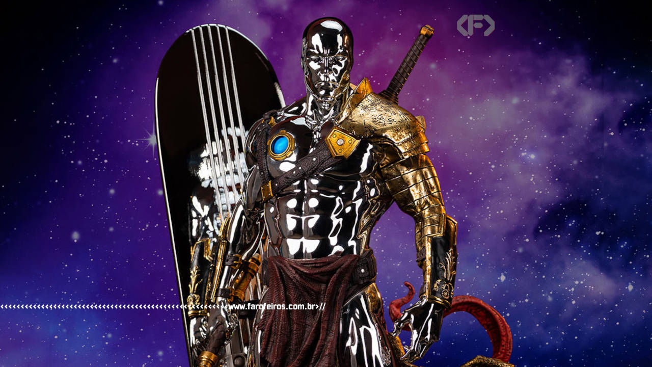 Estátua do Surfista Prateado gladiador