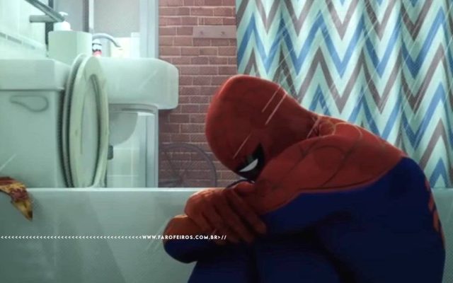 Homem Aranha Peter Parker agachado segurando os joelhos aparentemente chorando no chuveiro dentro de uma banheira - blog FAROFEIROS