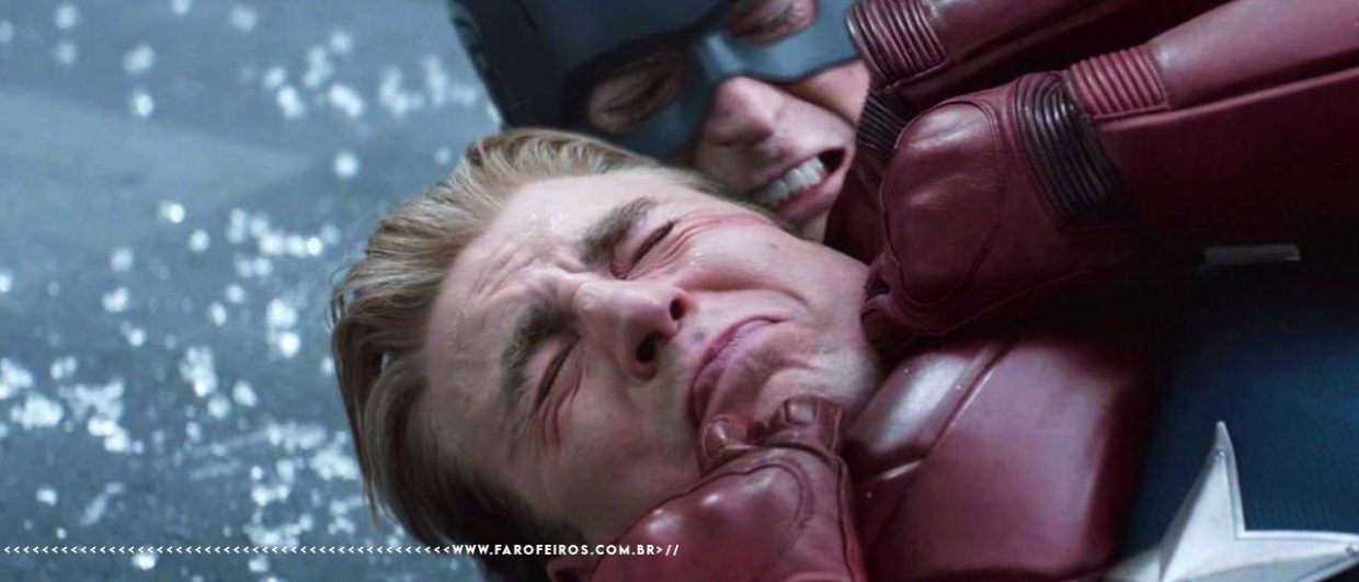 Cena do filme Vingadores: Ultimato onde o Capitão América do passado (de máscara) enforca o Capitão América do presente. Na parte inferior, a marca d'água do site www.farofeiros.com.br