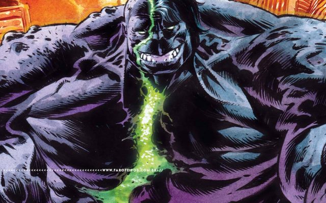 Hulk Infernal, um Hulk azulado com uma cicatriz verde brilhante passando no meio do seu rosto e corpo. O lado direito do seu corpo parece queimado de alguma forma. Na parte inferior, a marca d'água do site www.farofeiros.com.br