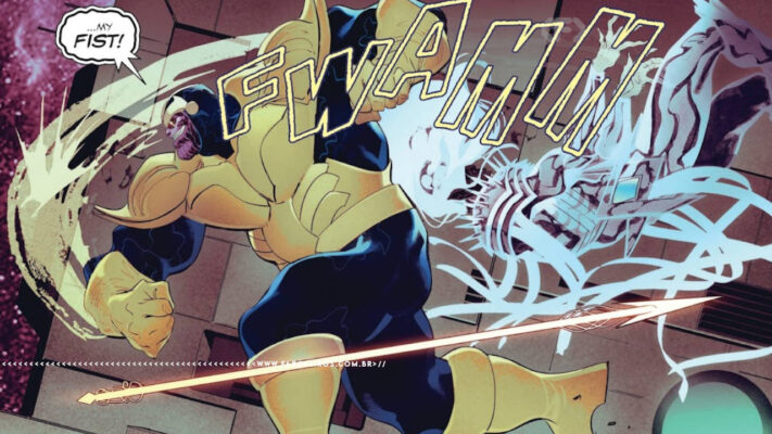Thanos dando um soco na cara de Knull fazendo-o cair para frente. Na parte inferior, a marca d'água do site www.farofeiros.com.br