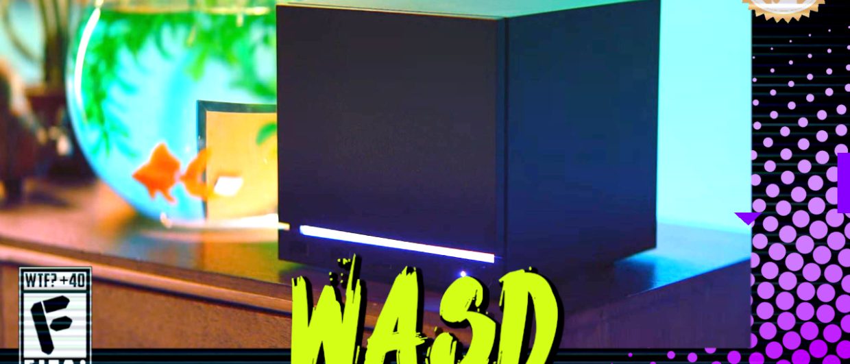 Capa do WASD podcast mostrando um Steam Machine em cima de um móvel em uma sala bem iluminada azul. Na parte inferior, o título "WASD" em letras verde fluorescentes com tinta pingando, sobre o endereço farofeiros.com.br. No canto inferior esquerdo, classificação indicativa paródica "WTF? +40" e " F" e "EITA!". No canto superior direito, o logotipo do Farofeiros em dourado. À direita, painel decorativo preto com bolinhas roxas em estilo retro como se fosse a caixa de um jogo de Super Nintendo.