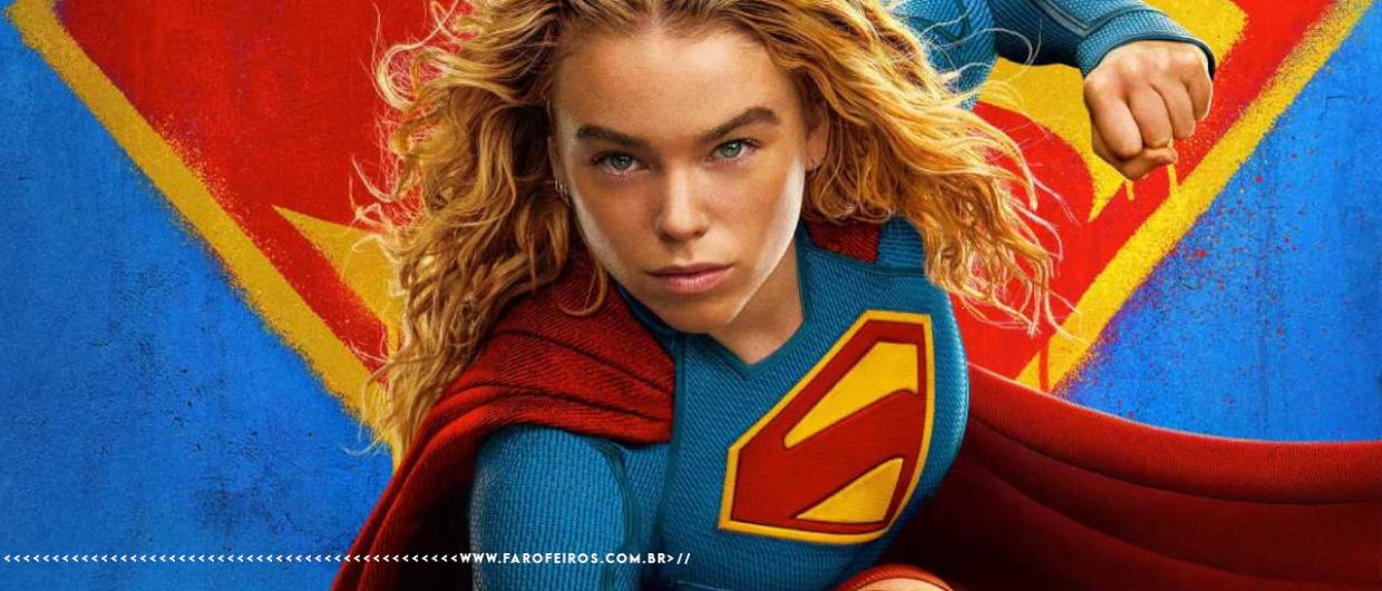 Recorte do poster do filme Supergirl - Mullher do Amanhã com a atriz socando o chão olhando para frente. Na faixa inferior o endereço farofeiros.com.br.
