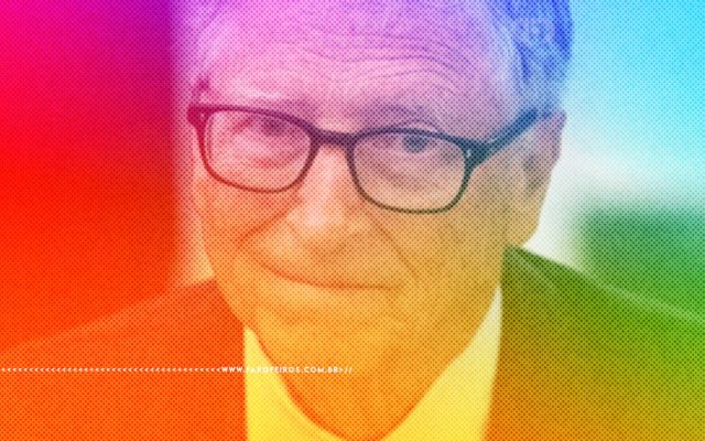 Foto de Bill Gates de frente com um sorisso torto olhando para a câmera com efeito de filtro multicolorido