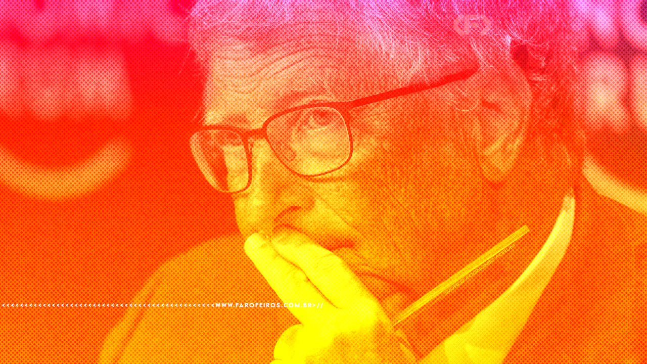 Foto de Bill Gates de perfil com dois dedos apoiados em sua boca com efeito de filtro multicolorido