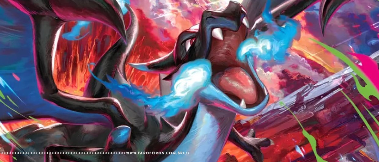 Recorte de arte de carta de Pokémon com a versão pintada de Charizard negro e azul com chamas saindo de sua boca durante um voo para cima à frente de um pôr-do-sol.