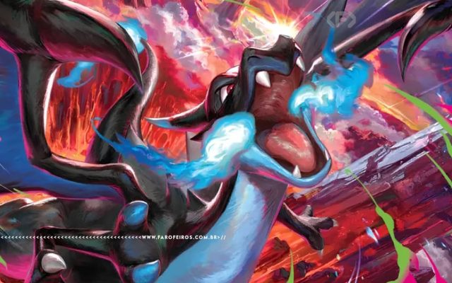 Recorte de arte de carta de Pokémon com a versão pintada de Charizard negro e azul com chamas saindo de sua boca durante um voo para cima à frente de um pôr-do-sol.
