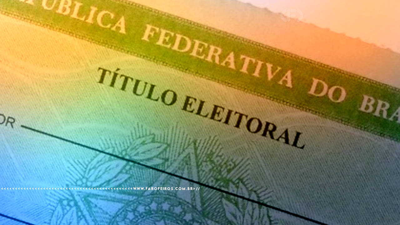 Detalhe em close up de um modelo de um título eleitoral brasileiro